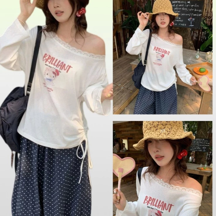 OG​​​​​​​💕เกาหลีใต้เสื้อยาวไหล่ลาดขอบลูกไม้ ลาย Hello Kitty สไตล์เกาหลีคันทรี ผ้านุ่มใส่ไปคาเฟ่พักผ่อนเสื้อยืดแขนยาวเนื้
