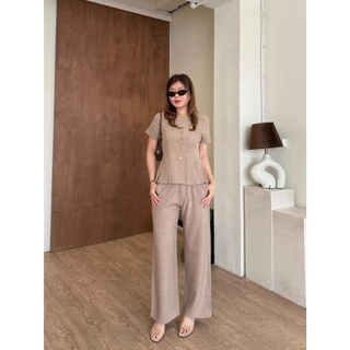 Uni Set:: ชุดเซ็ท 2 ชิ้นขายาว ชุดเซ็ทขายาว เสื้อคอกลมแขนสั้นแต่งกระดุมทอง ชายล่างแต่งจีบ ทำงาน BETTY (B072)