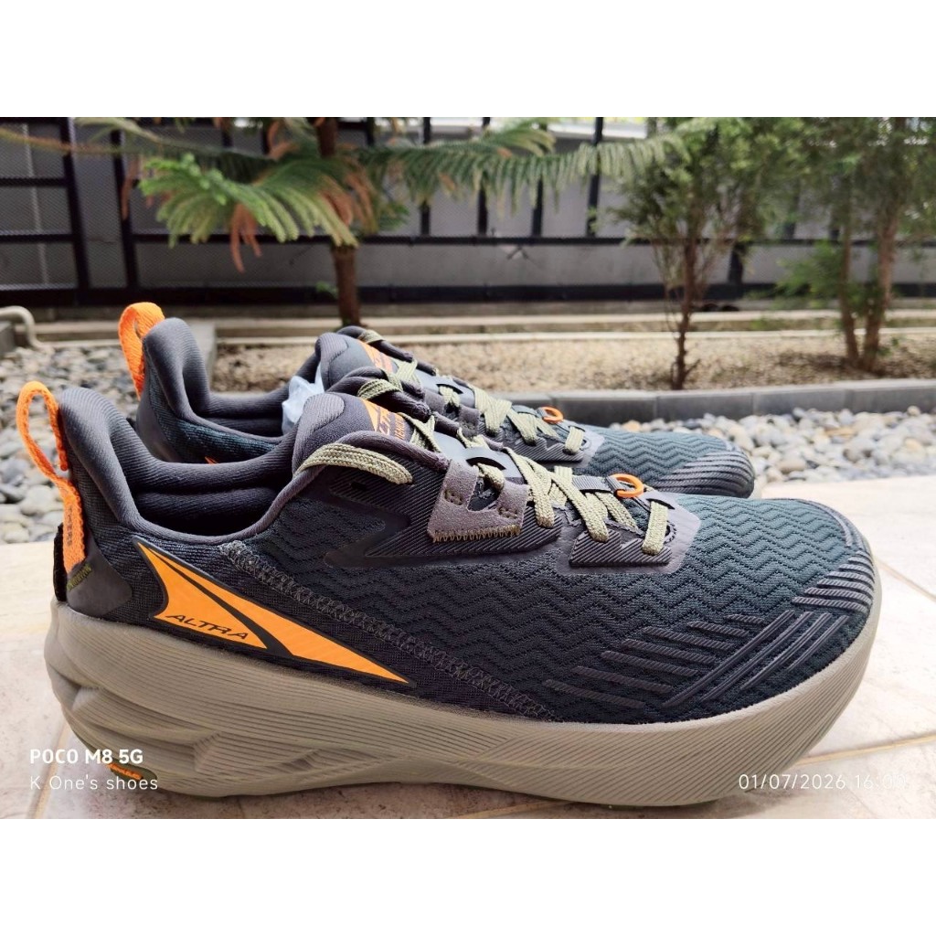 Altra Experience Wild รองเท้าวิ่งเทรลตระกูลใหม่ สีเทาเข้ม (ไม่มีกล่อง)