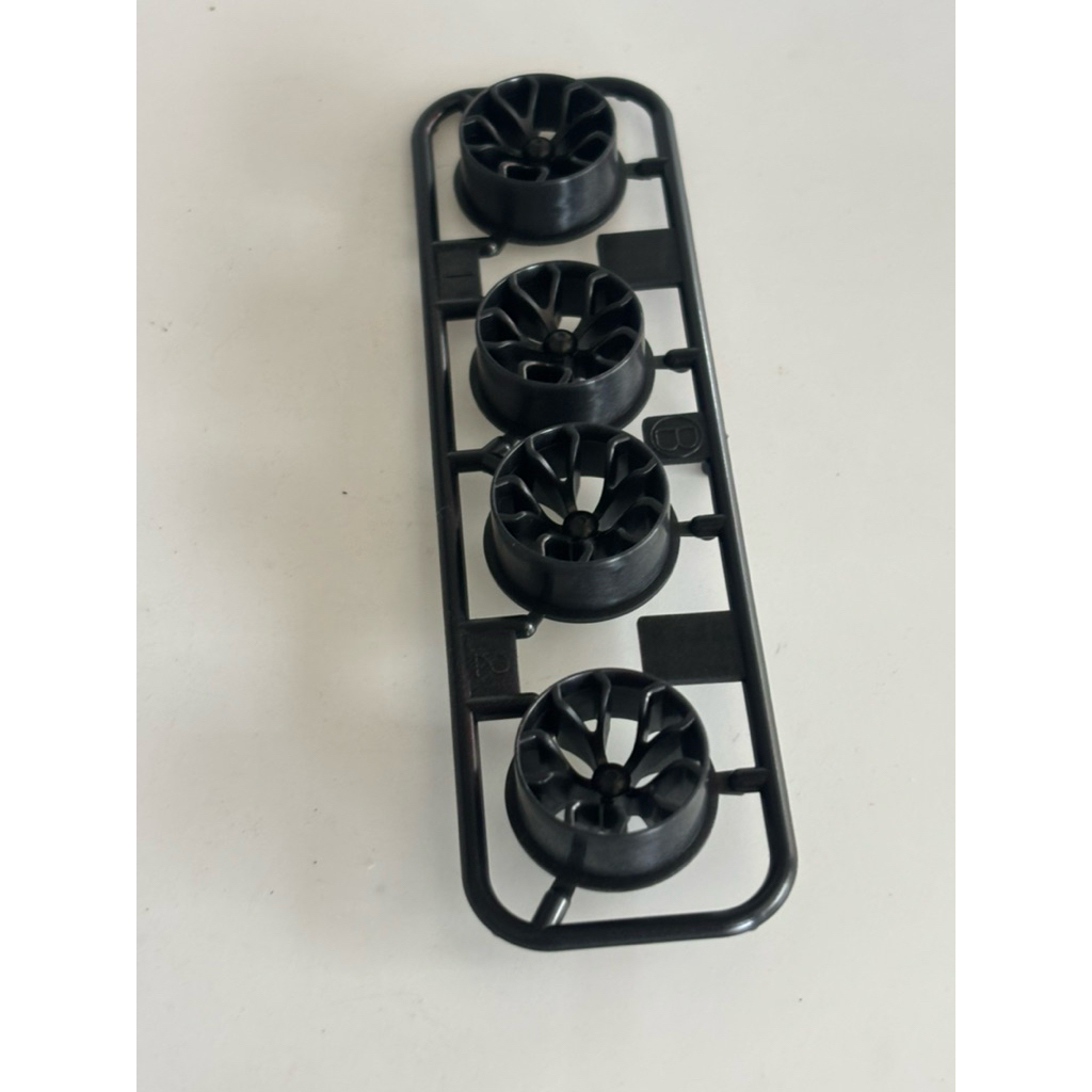 ล้อ mini4wd tamiya ล้อ y คาร์บอน PA+CF ทามิย่าแท้ แกะจากห่อ รหัส 95708 ล้อขนาดกลาง