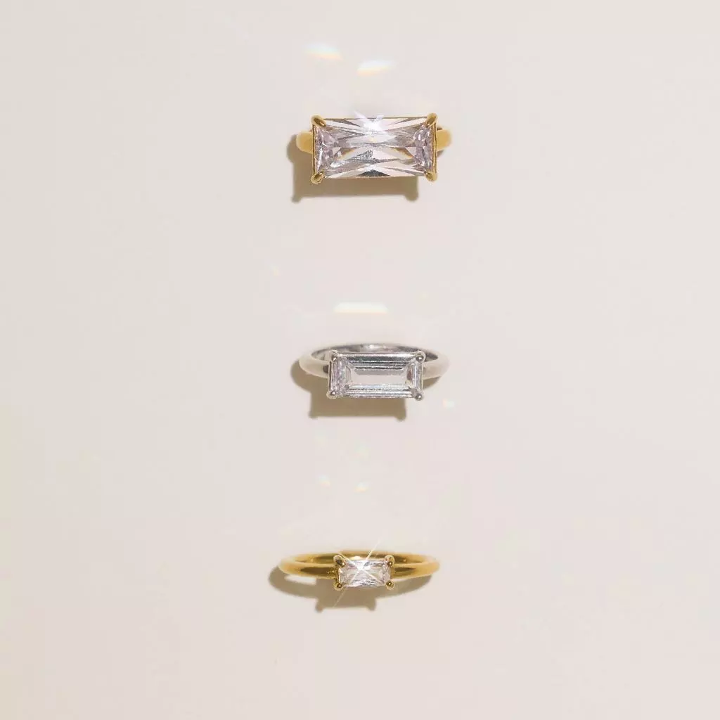 Valichain - Petite Gem Baguette Ring