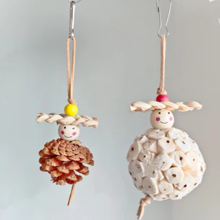 E-118 ของเล่นนกแก้ว สำหรับแทะเล่น วัสดุธรรมชาติ ลูกสน มีตะขอเกี่ยวสแตนเลส parrot toys