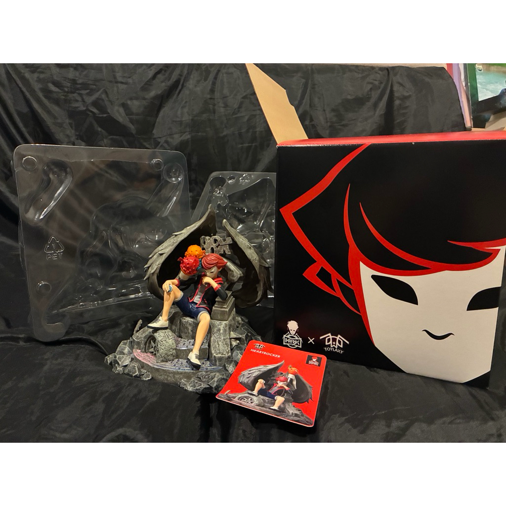 HEARTROCKER(HRK) on Throne Figure Vol.1