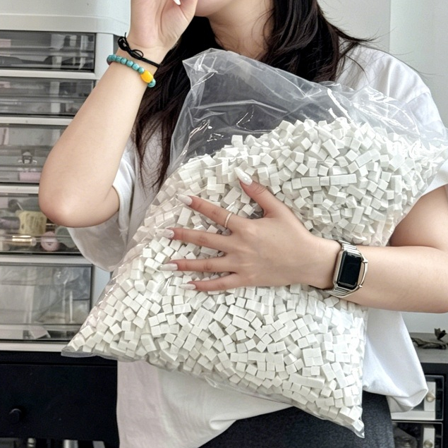 ฟองน้ำไล่สี 5000 ชิ้นและ 1000 ชิ้น ขนาด1*1 เซนติเมตร สำหรับไล่สีเล็บ