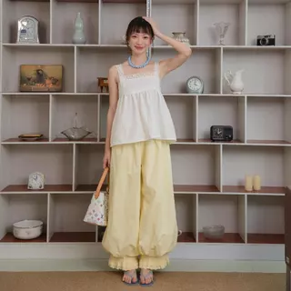 Kimmame - เสื้อ รุ่น Daisy Lace Spaghetti
