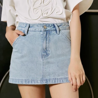 CHUUCHOP - Auburn Denim Skirt กระโปรงยีนส์เอวสูง ทรงสวยแมทช์ง่าย เก็บสัดส่วนได้ดี พร้อมซับกางเกง (C8610)