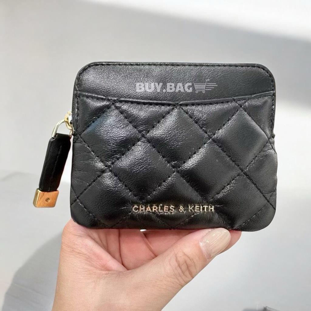 CHARLES & KEITH : CK6-50681214 กระเป๋าใส่บัตรลายควิลท์รุ่น Duo