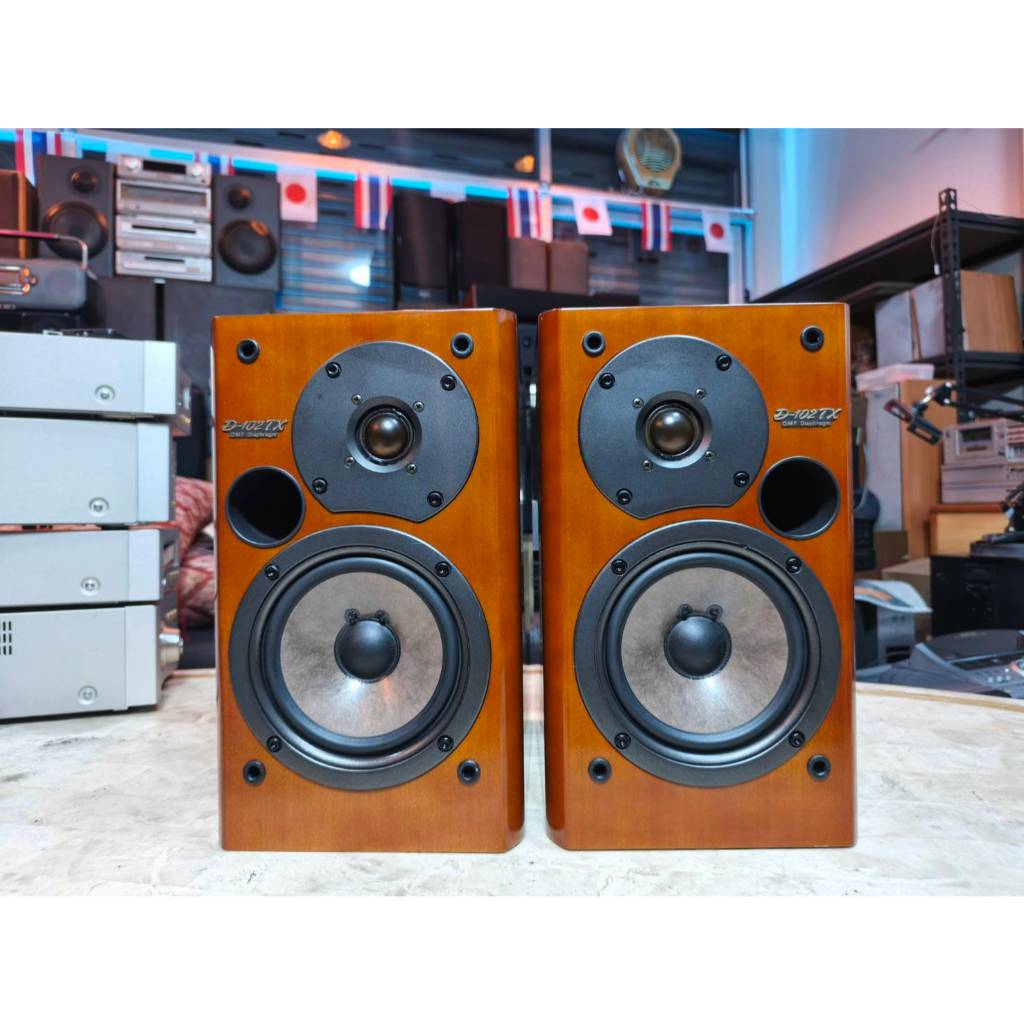 ONKYO D-102TX  ลำโพงวางหิ้ง (Bookshelf Speakers) รุ่นยอดนิยมและเป็นตัวท็อปในระดับตำนานของแบรนด์ Onky