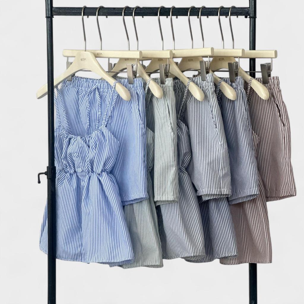 Atipa - Escape Stripe Set ชุดเซ็ต 2 ชิ้น สายเดี่ยว กางเกงขาสั้น ลายทาง