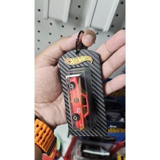 Hot Wheels กรอบพวงกุญแจสำหรับรถสเกล 1:64 แพค Basic วัสดุแข็งแรง ทนทาน สำหรับรถนำโชคหรือคันโปรด