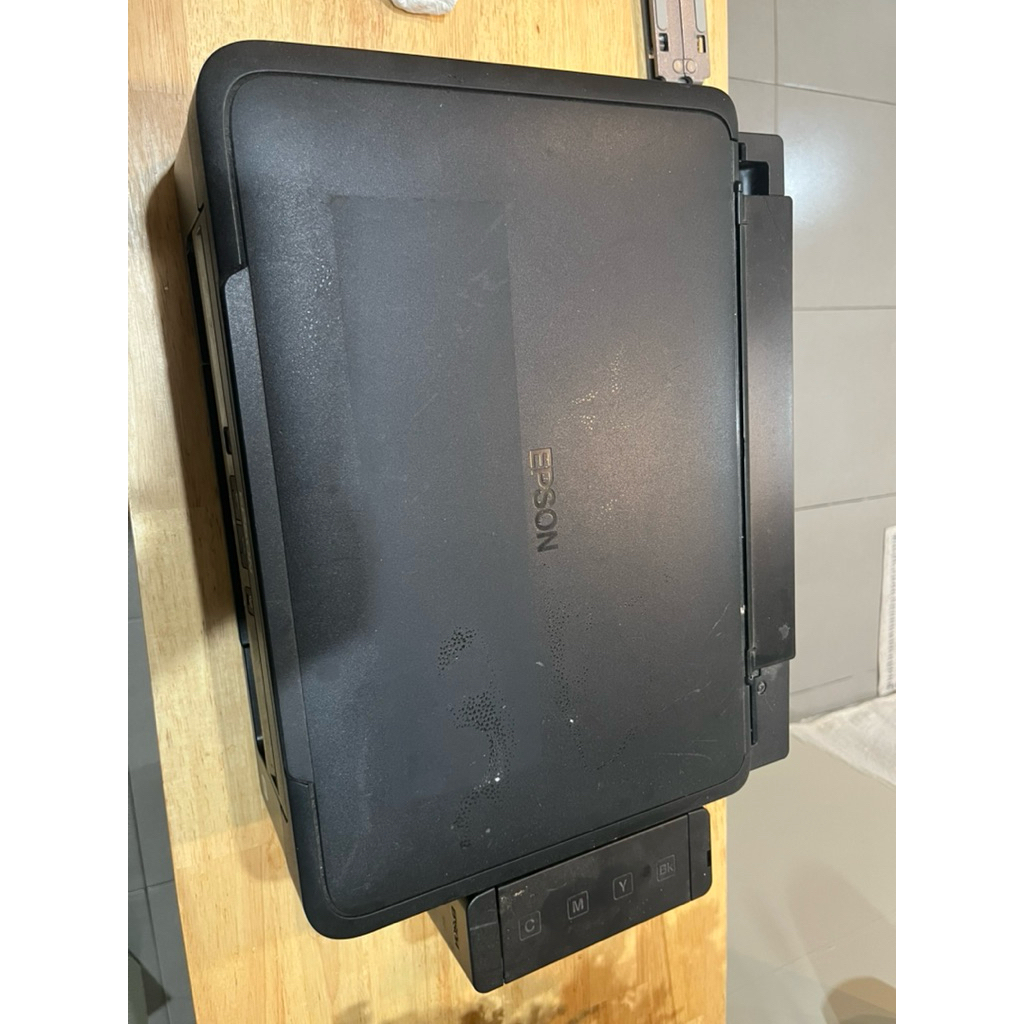 เครื่องปริ้น Epson L210 (มือสอง) สายขาด เหมาะสำหรับคนซ่อมเป็น