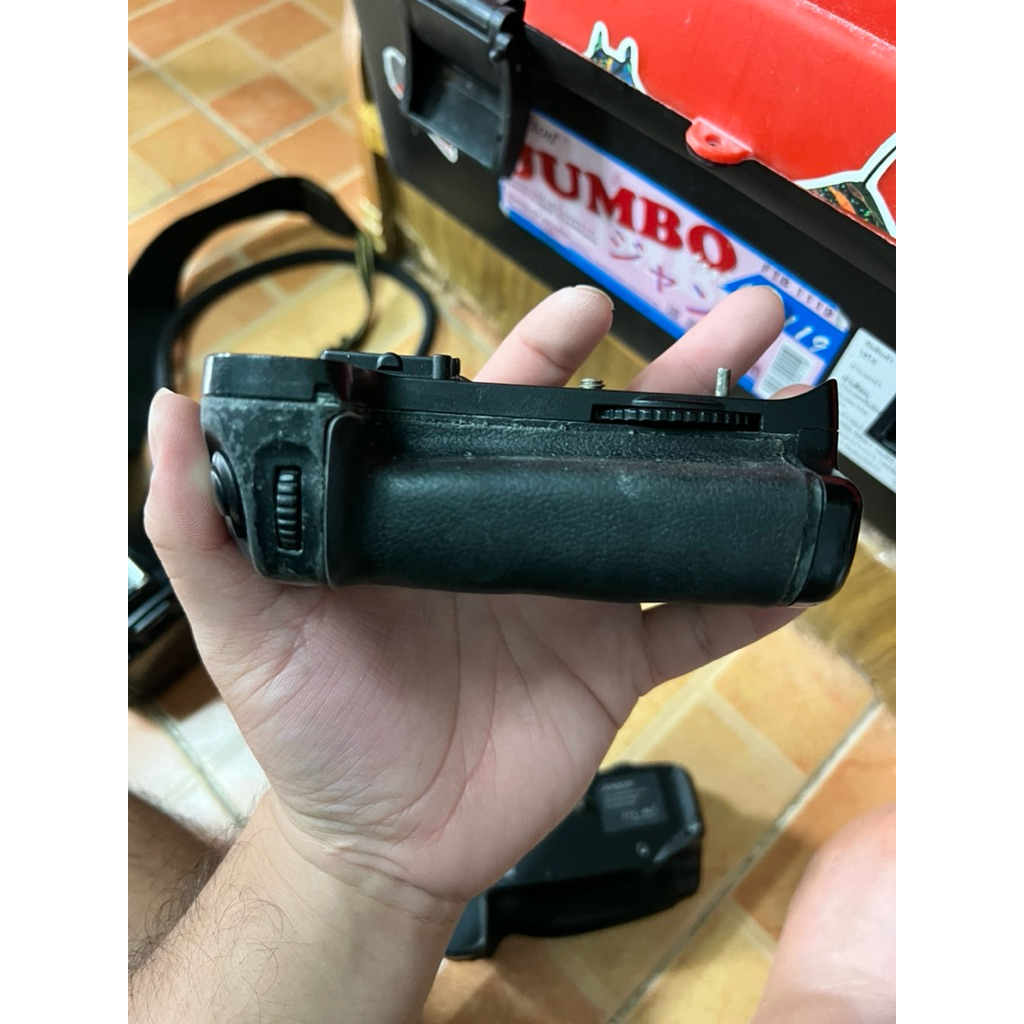 กริ๊ปกล้อง Nikon d7000