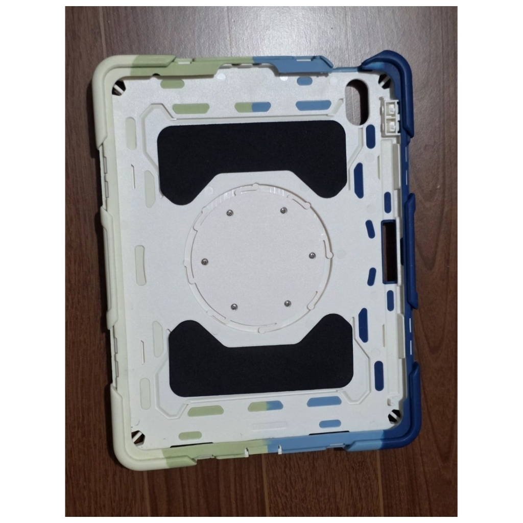 เคส Case iPad Gen10 สีฟ้าไล่เฉดสีเข้มอ่อน แต่งสีเขียว มือสอง สภาพดีมากค่ะ ลองเข้ามาดูก่อนนะคะ