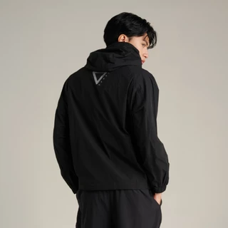 MCJ SPORT เสื้อแจ็คเก็ตผู้ชาย เสื้อแจ็คเก็ตแขนยาว ทรงเรกูลาร์ Regular Fit Jacket สีดำ MJCZ099