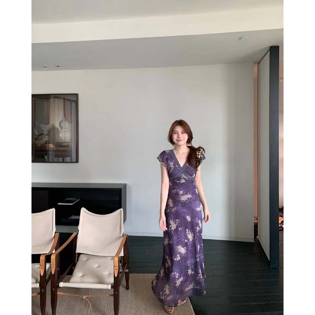 Mogwany พร้อมส่ง M / พรี S/ Blessyn Dress เดรสยาว ทรงสวย คอวี ผ้าใส่สบาย ใส่เที่ยว ใส่ออกงาน สวยมากค่า