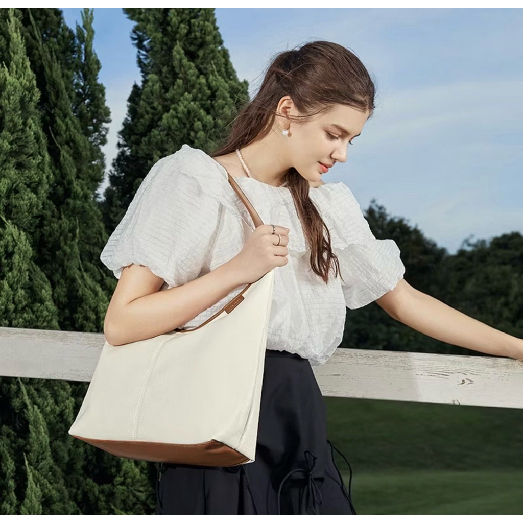 (Used) AGE FREE Aura Bag กระเป๋าสะพายไหล่ hobo bag
