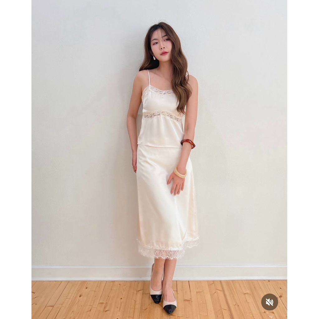🍑Topbasix🍑 New in pack : Pearl Midi Skirt✨ Ivory