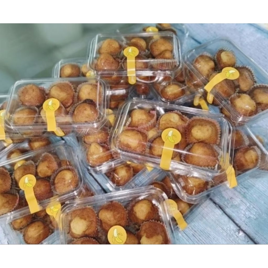 เค้กกล้วยหอม หวานน้อย(1 ชุด มี 4 กล่อง)