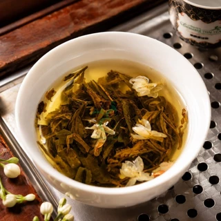 🍃 ชามะลิ Jasmine Tea Premium | ชาหอมดอกมะลิแท้ ชาใบแท้จากดอยแม่สลอง เชียงราย กลิ่นหอมธรรมชาติ ชงร้อน/เย็น 100g | Emerald