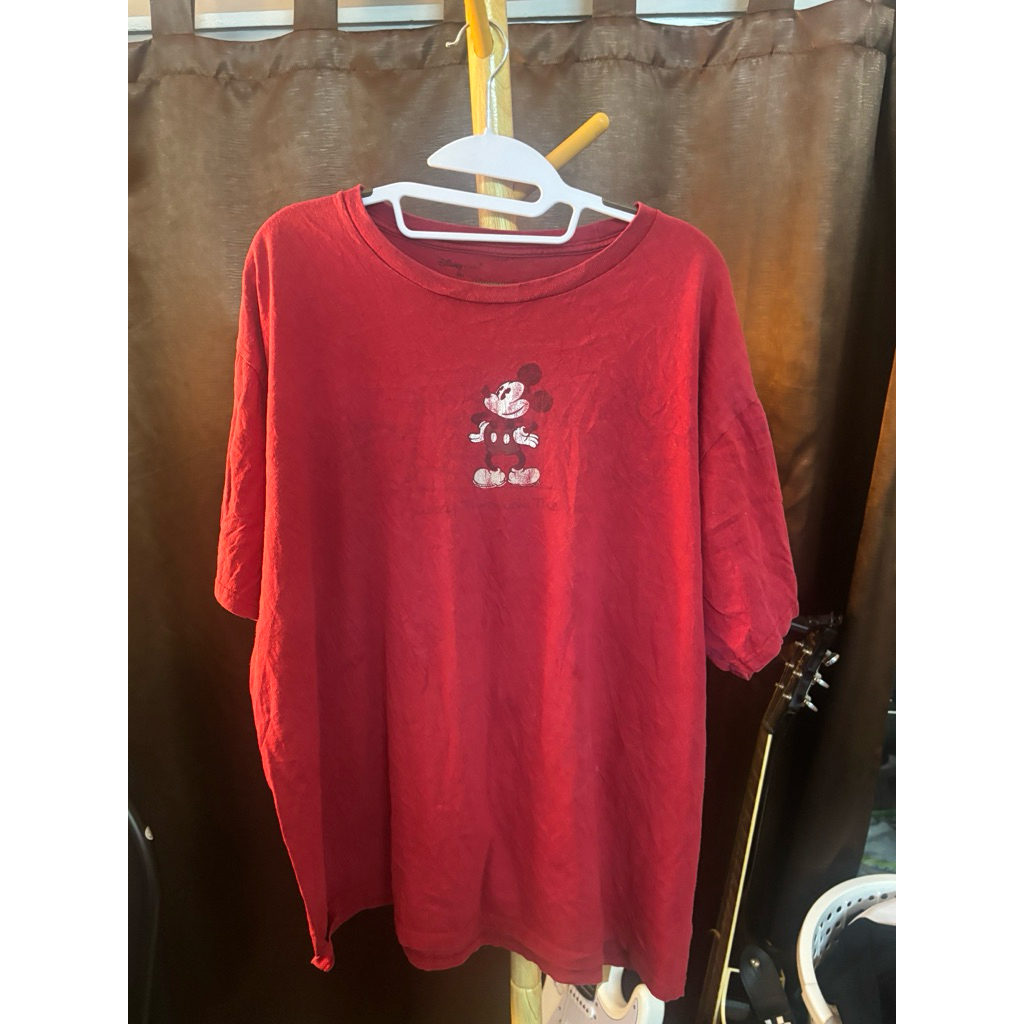 เสื้อยืดมือสอง ลาย Mickey Mouse ลิขสิทธิ์แท้ สีแดง สภาพดี 80%