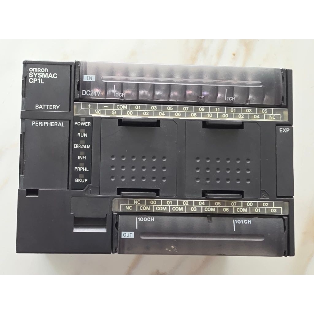 PLC Omron CP1L-M30DT-D