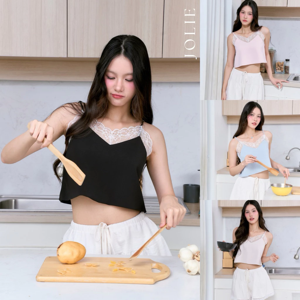 JOLIE TOP (เฉพาะเสื้อ) สายเดี่ยวดีดีเทลลูกไม้ช่วงคอและด้านข้าง เพิ่มความละมุนให้ลุคดูน่ารักแต่ยังคงความเรียบง่าย