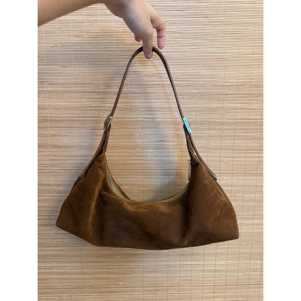 knackbag กระเป๋าถือผ้ากำมะหยี่ สีน้ำตาล รุ่นสายเล็ก