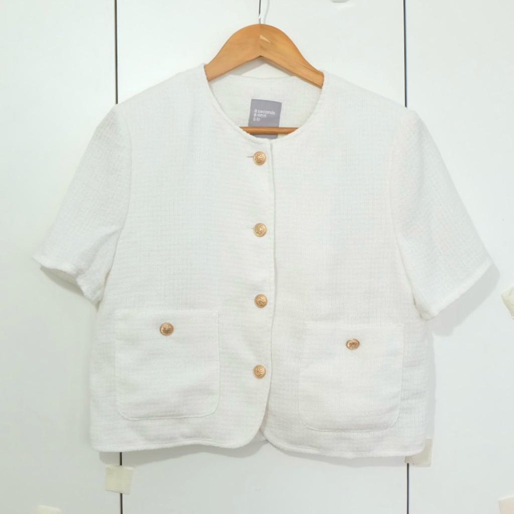8 seconds (มือสอง) เสื้อทรงครอป สีขาวออฟไวท์