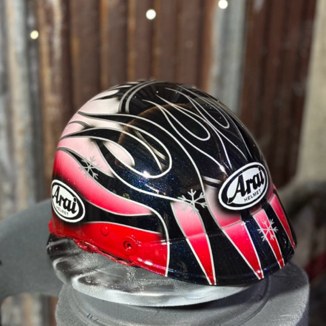 หมวกกันน็อก เพ้นท์ลาย Arai ไฟดำ พื้นแดง-น้ำเงิน