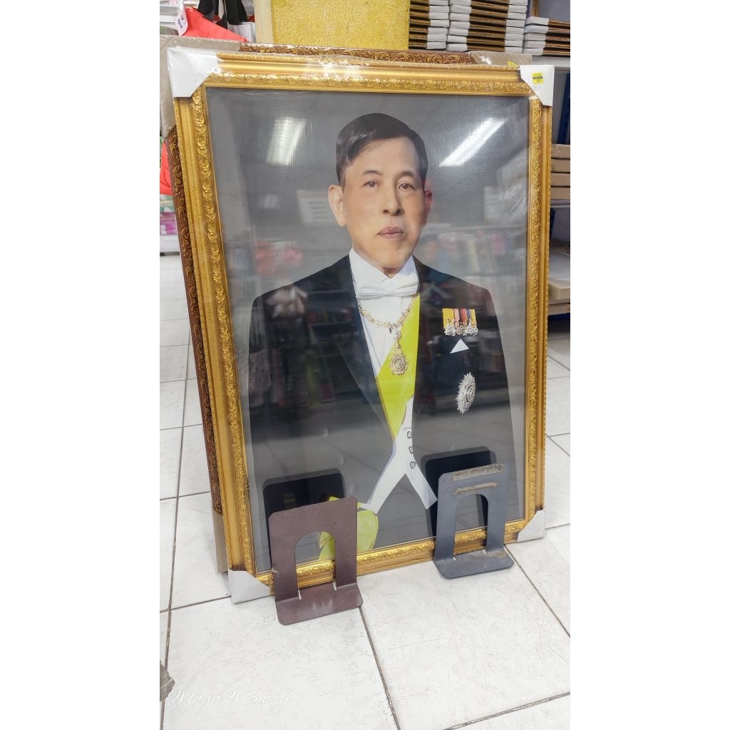 กรอบรูปทองขนาด 20 * 30 นิ้วขนาดใหญ่ พระพันปีเกจิดัง ร 9 ร 10 ราชินี ร 9