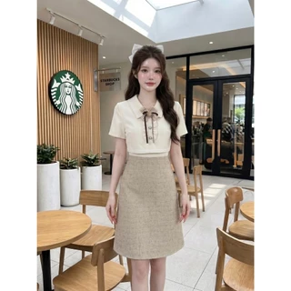 DW500 Maisei Dress ชุดเดรสสั้น ทรงเข้ารูป ท่อนบนเป็นกั๊กงานทรงคร๊อป ปกบัวแหลม พร้อมเข็มกลัดโบ