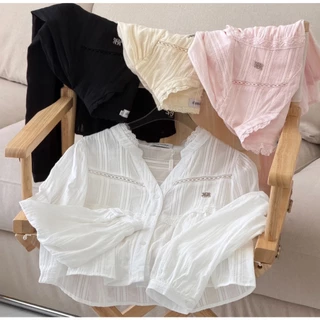 SISSY : เสื้อคอปีนวีแขนยาว (XS-XXL) ผ้าลินินฉลุแต่งลูกไม้ ทรงปล่อยหวานละมุน สวมใส่สบาย ระบายอากาศได้ดี