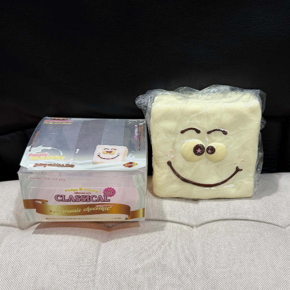 (ของแท้/มือ1) Lisa Doudou Brownie Squishy สกุชชี่ลิซ่า บราวนี่เด๋อ หอม นุ่ม สโลว์