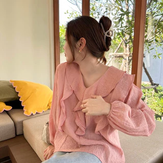 IRENE BLOUSE เสื้อแขนยาวคอระบายแพทเทิร์นน่ารัก ทรงคอวี ผ้าฝ้ายผสมอัดยับย่น ใส่เที่ยว ใส่ทำงาน เนื้อผ้าบางเบาใส่สบาย