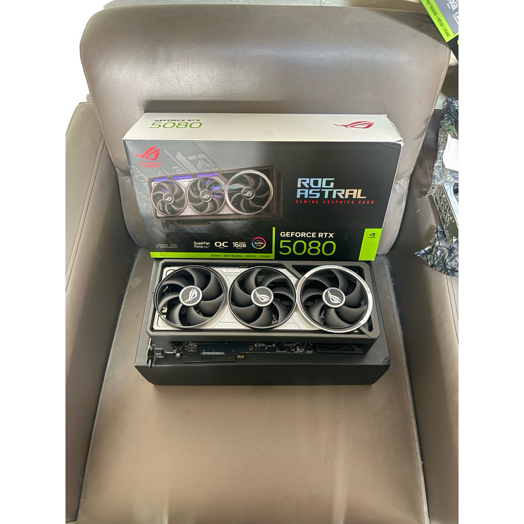 RTX5080/16GB ASUS ROG ASTRAL O16G GAMING (OC/D7) ประกันadvice 01 กันยายน 2571