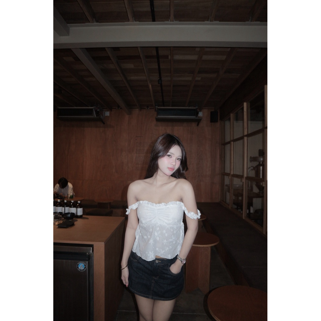 [พร้อมจัดส่ง]Lannora collection-pmnwbrand เสื้อปาดไหล่
