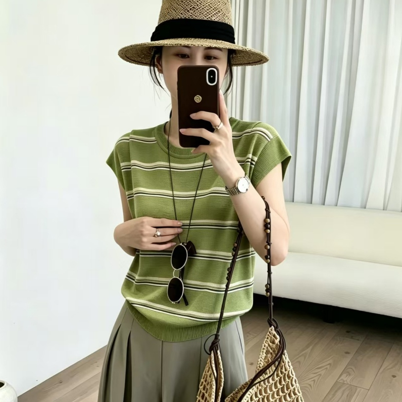 พร้อมส่งในไทย** เสื้ือไหมพรมคอกลม ลายทางสีเบสิค ใส่ทำงาน ใส่ลำลอง Y378