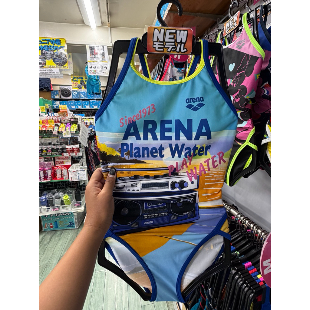 ชุดว่ายน้ำ Arena ชุดซ้อมขาเว้า