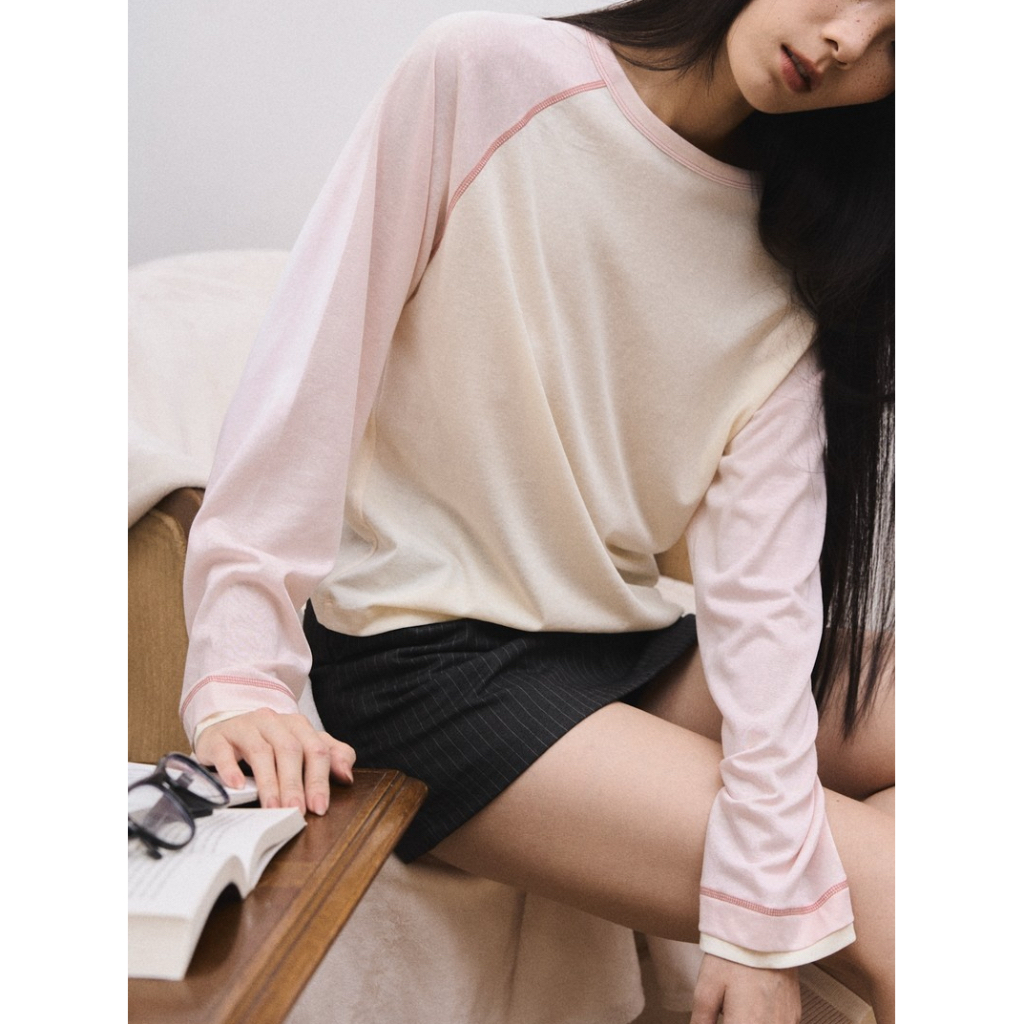 EXTRACURRICULAR | Reglan Longsleeve เสื้อแขนยาวผ้าบางแต่งดีเทลเดินด้ายคอนทราส
