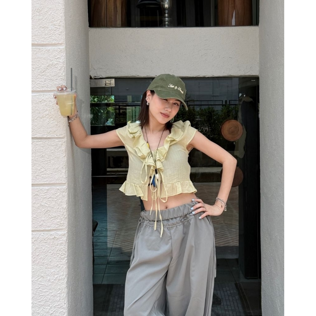 Glamclothes Hello Sis-Top เสื้อครอปแต่งระบายผ้าพริ้ว