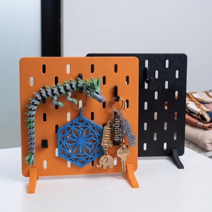 [พร้อมส่ง] Pegboard ตั้งโต๊ะ 20x20 cm แผ่นเป๊กบอร์ดพร้อมขาตั้งและตะขอแขวน ชั้นวางของตั้งโต๊ะ จัดโต๊ะ
