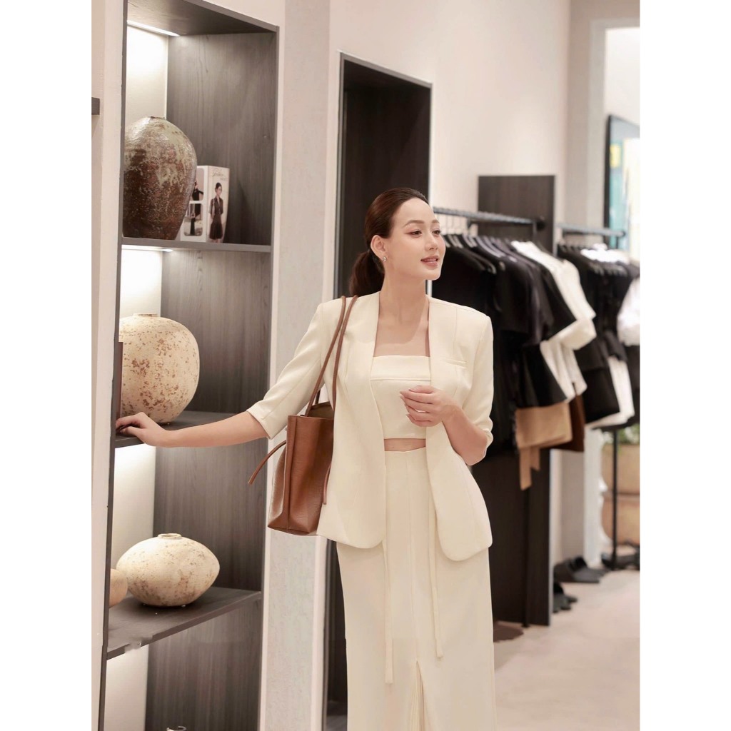 [NITTAYA] V0040 ชุดเซ็ตเสื้อสูทเบลเซอร์แขนสั้นมีเกาะอกแต่งสายผูกกระโปรงผ่าหน้าจับจีบ เรียบหรู ใส่ออกงาน ทำงาน ประชุม