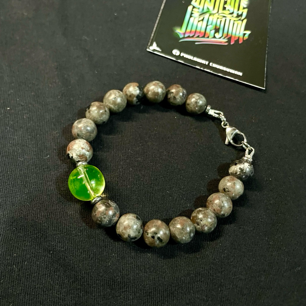 “EMBER-XL” สร้อยข้อมือ หินยูเพอร์ไลท์และแก้วยูเรเนียม- Yooperlite and Uranium glass bracelet