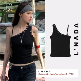 L'NADA【พร้อมส่ง】เสื้อครอปสายเดี่ยวตกแต่งห่วงรอบคอเสื้อ Stud glam(A141)