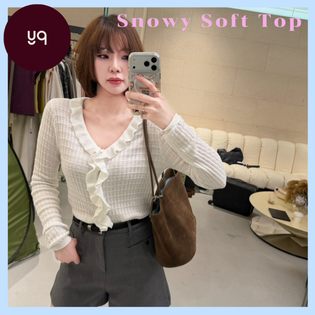 C196 YQKOREANSHOP Snowy Soft Top เสื้อแขนยาวสีขาวผ้ามีเทคเจอร์ระบาย ป้ายYQ
