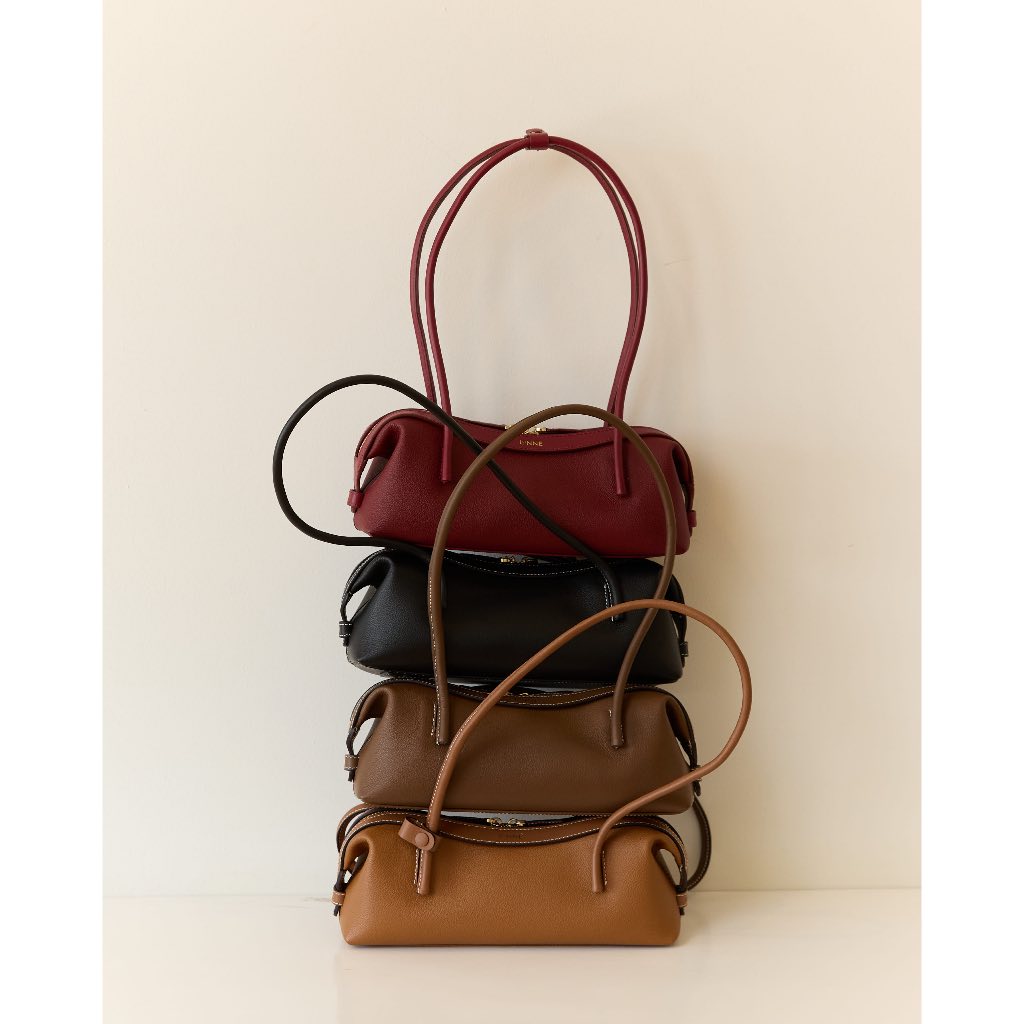 (Pre-order) LUNNE กระเป๋าสะพายไหล่ หนังวัวแท้ MINI SOMA Shoulder Bag