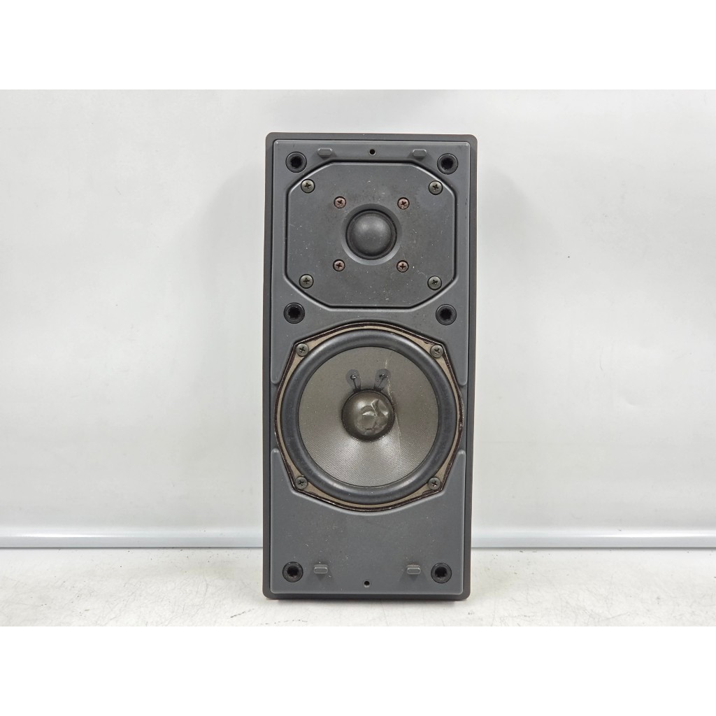 BL134 ลำโพงญี่ปุ่นมือสอง 1 ข้าง (652) YAMAHA VS-E1 30-60W 6 โอห์ม Woofer 4.5 นิ้ว Size ตู้ 13x7.5x29