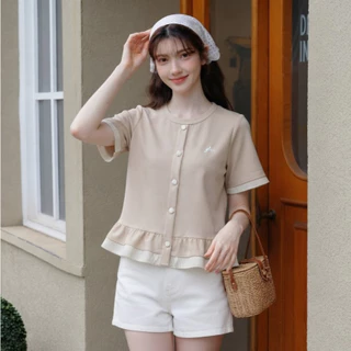 Glucoat | [A772/A773] เสื้อยืดแขนสั้นสีกรม/สีครีม ปัก glu แต่งกระดุมหน้า ชายเสื้อแต่งระบาย