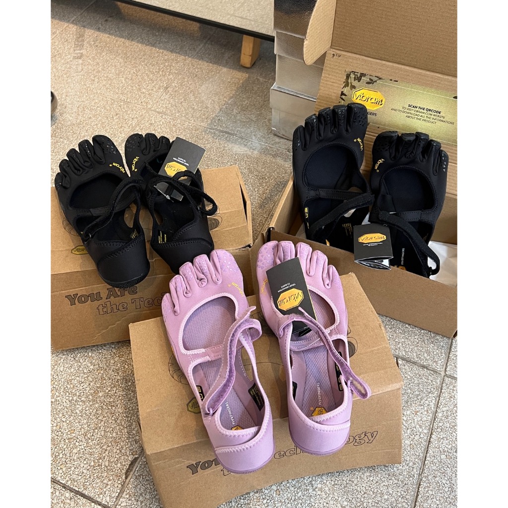 A11 - รองเท้า 5 นิ้ว Fingers shoes