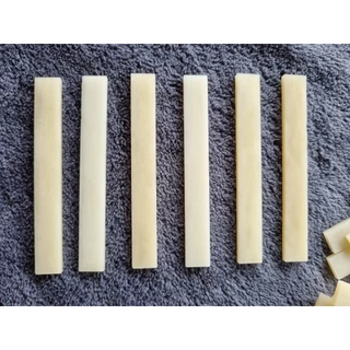 แท่งกระดูกควายหรือวัวสีธรรมชาติ(ไม่ฟอก)สำหรับใช้ทำ Nut และ Saddle กีตาร์ , Bone Saddle Blank , Bone Nut Blank